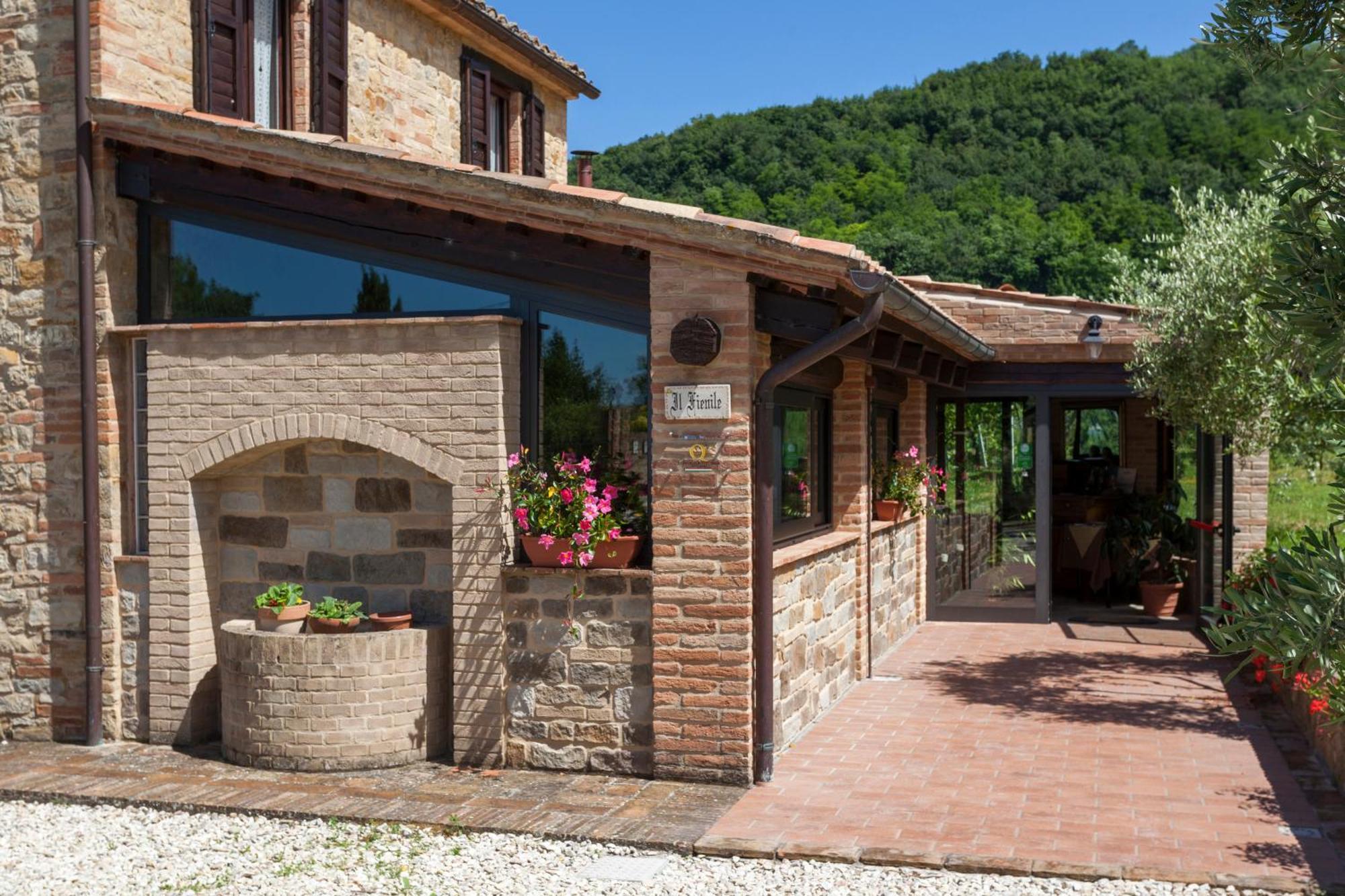 Agriturismo Tre Querce Penna San Giovanni Εξωτερικό φωτογραφία